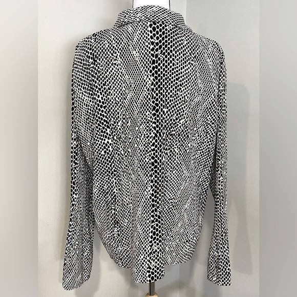 Apt 9 Button Up Blouse - Picture 3 of 8